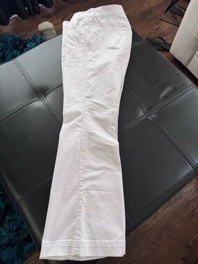 Torrid NWOT White Bombshell Flare Jeans